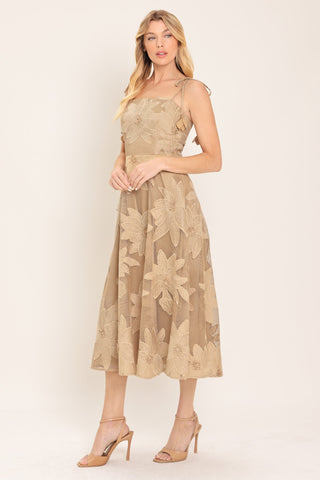 SANDY BLOOM FLORAL WOVEN LACE MIDI DRESS - Glamourous Grace