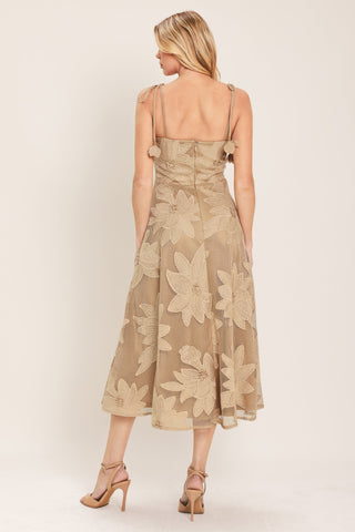SANDY BLOOM FLORAL WOVEN LACE MIDI DRESS - Glamourous Grace