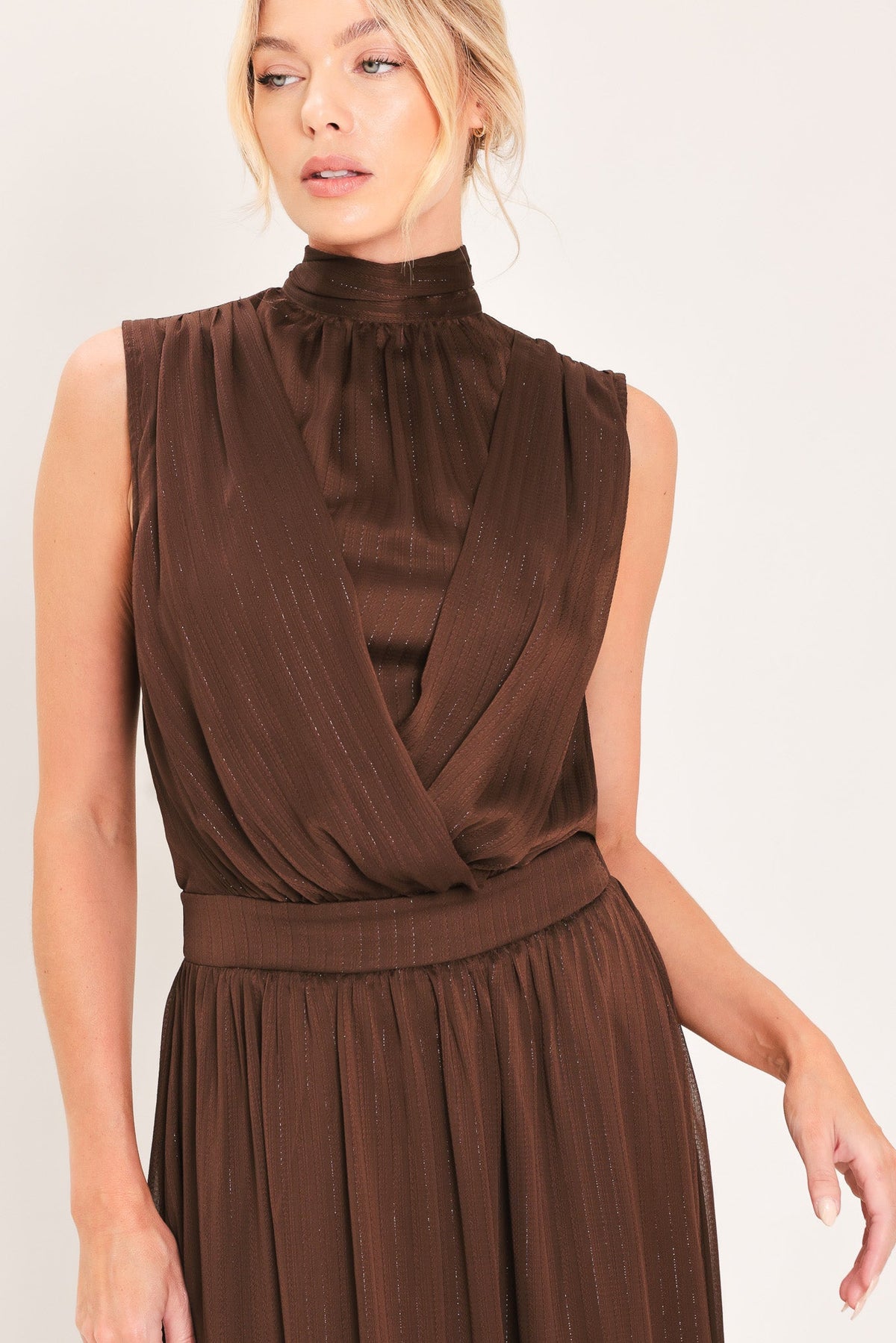 ESPRESSO GATHERED GLOW WOVEN MAXI DRESS - Glamourous Grace
