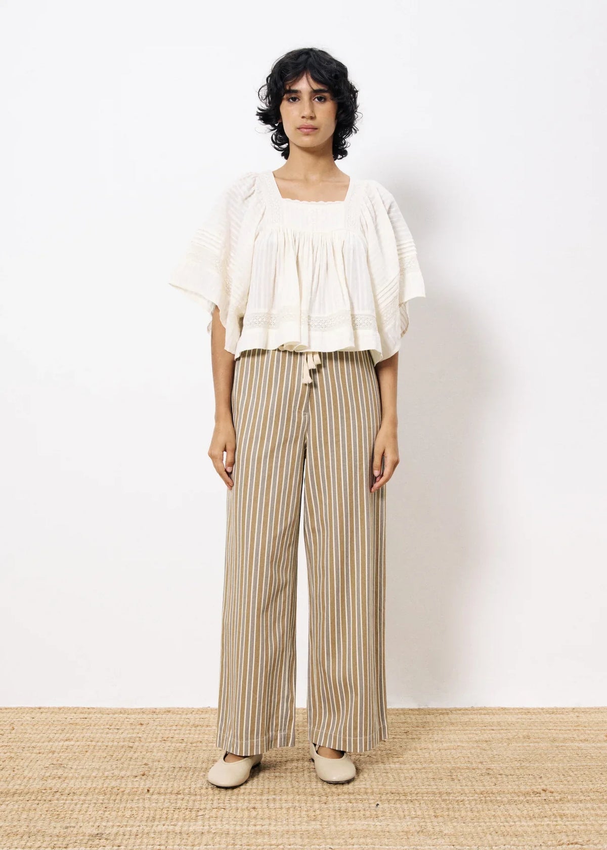 Patricie Blouse | Creme - Glamourous Grace