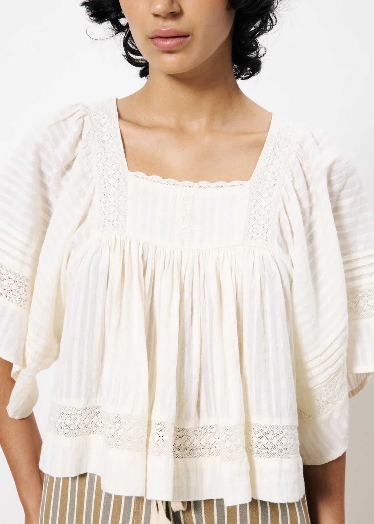 Patricie Blouse | Creme - Glamourous Grace