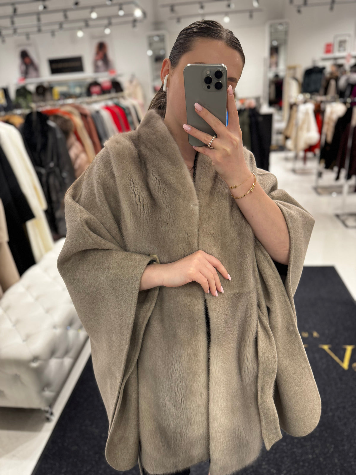 Luxury Double-Face Wool Poncho with Scandinavian Mink Fur