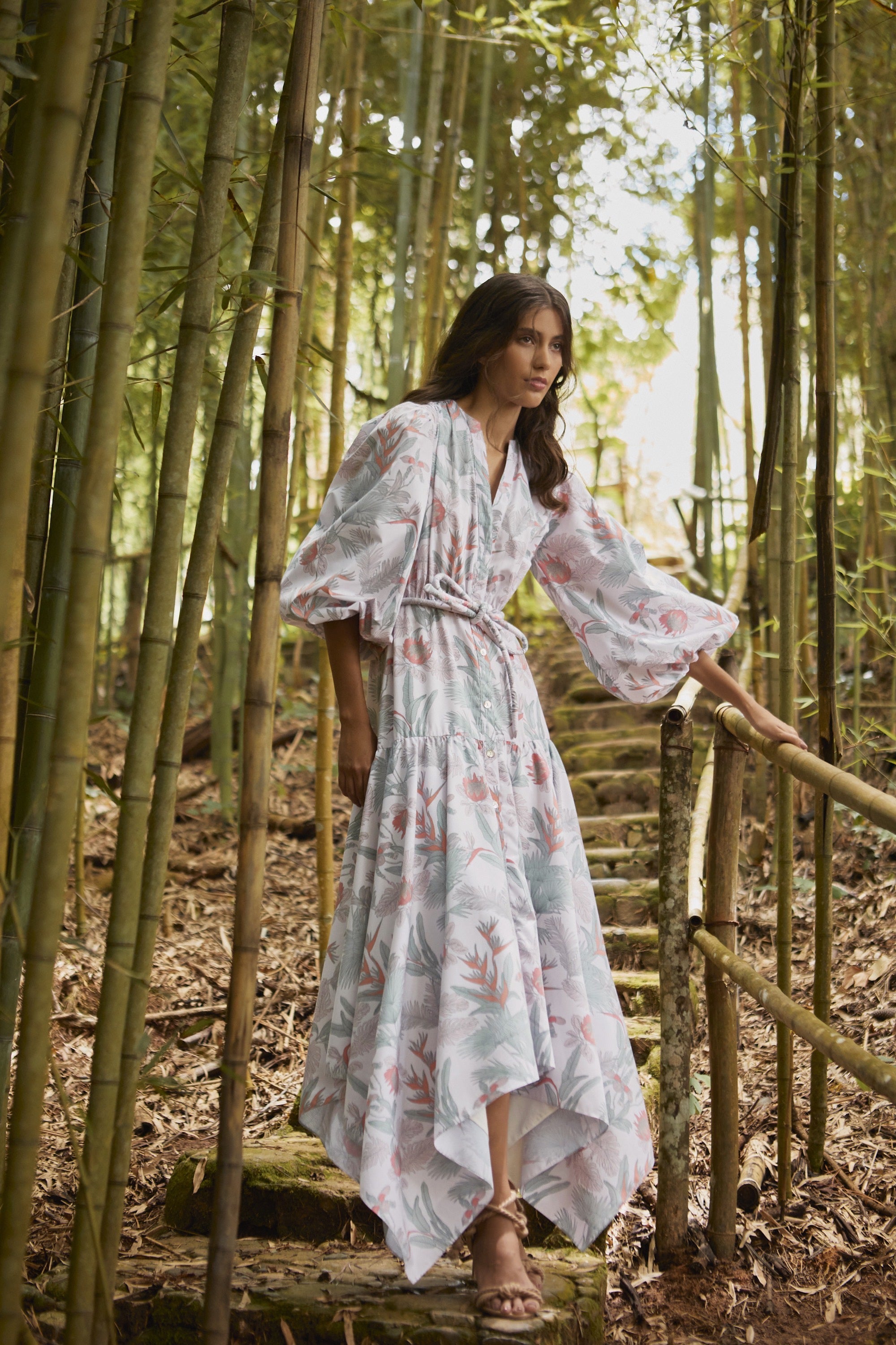 BOCA DULCE DRESS IN JARDIN TROPICAL BLANCO - Glamourous Grace