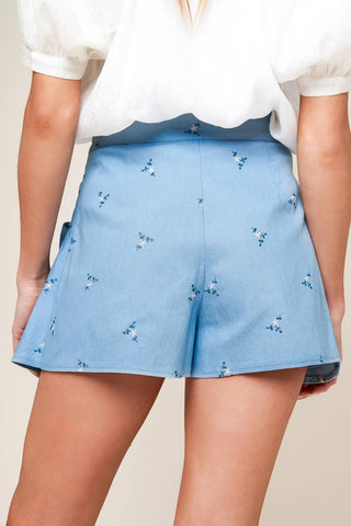 MOMENT OF CLARITY LIGHT INDIGO WOVEN SKORT - Glamourous Grace
