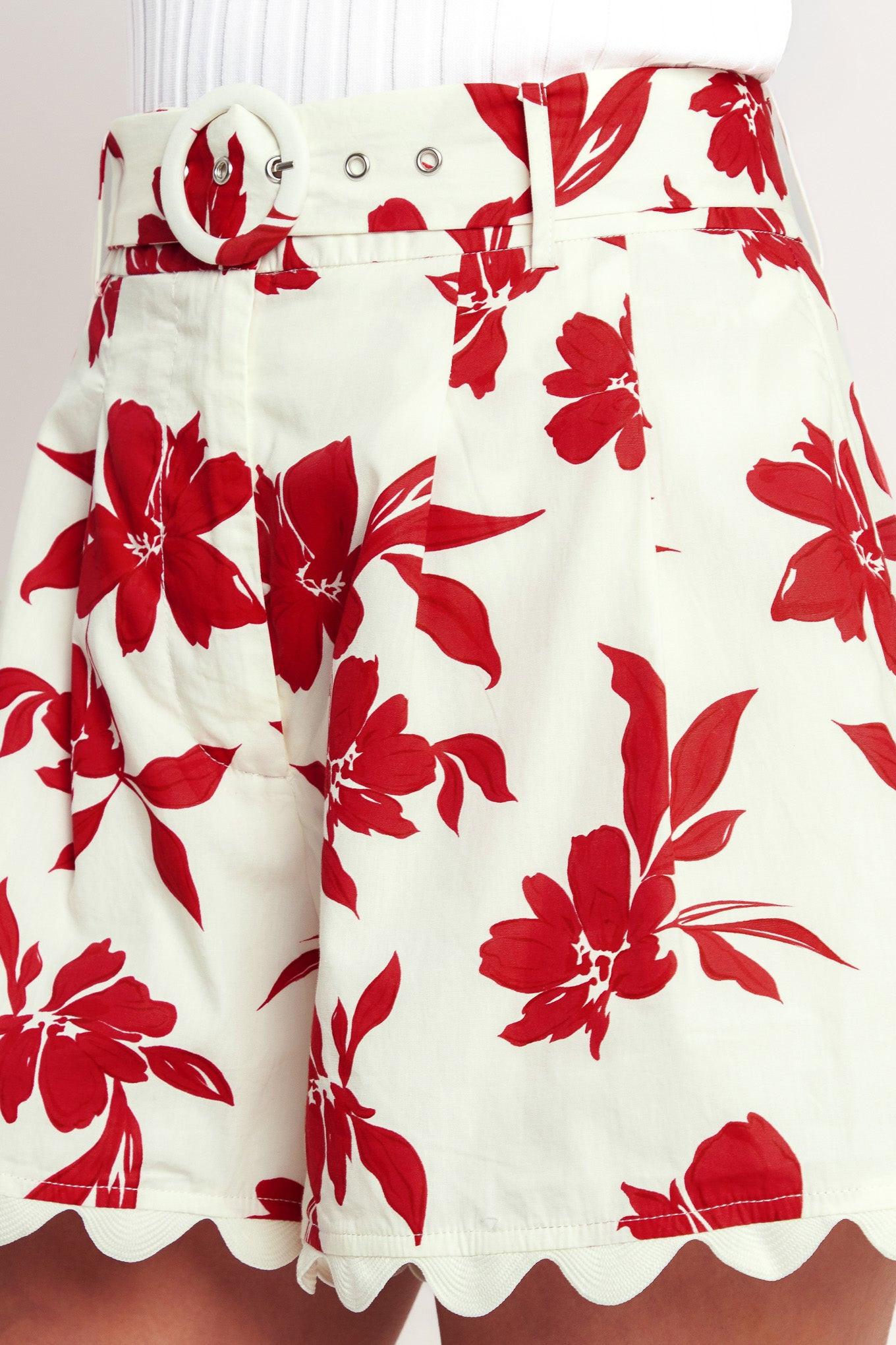 FLORAL KISS WOVEN SHORT - Glamourous Grace