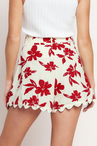FLORAL KISS WOVEN SHORT - Glamourous Grace