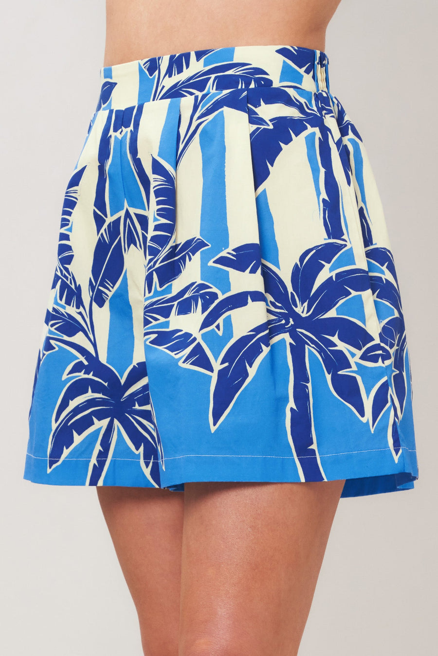 NOIR RESORT WOVEN SHORTS - Glamourous Grace