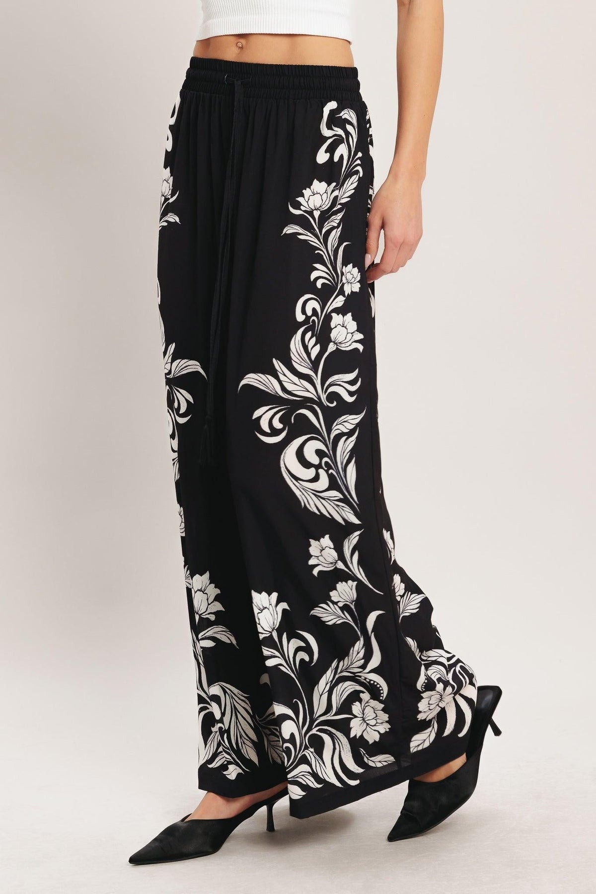 BLACK RIVIERA WOVEN PANTS - Glamourous Grace