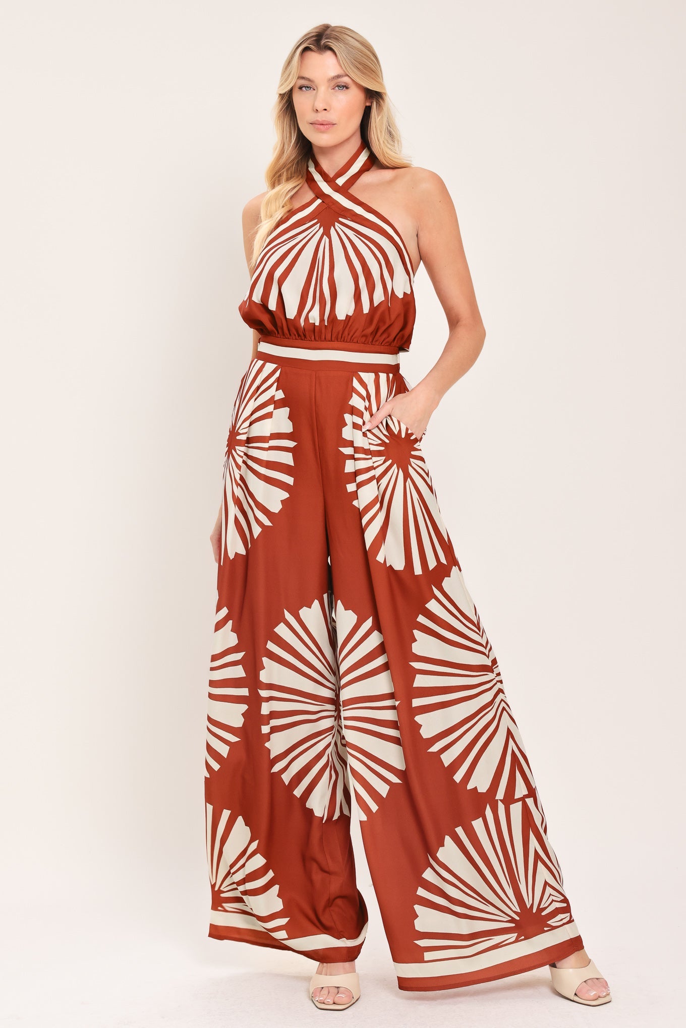 SUMMER RADIANCE WOVEN JUMPSUIT - Glamourous Grace