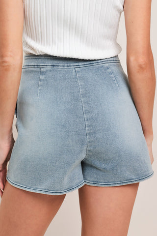 CUTE MOMENT DENIM SKORT - Glamourous Grace