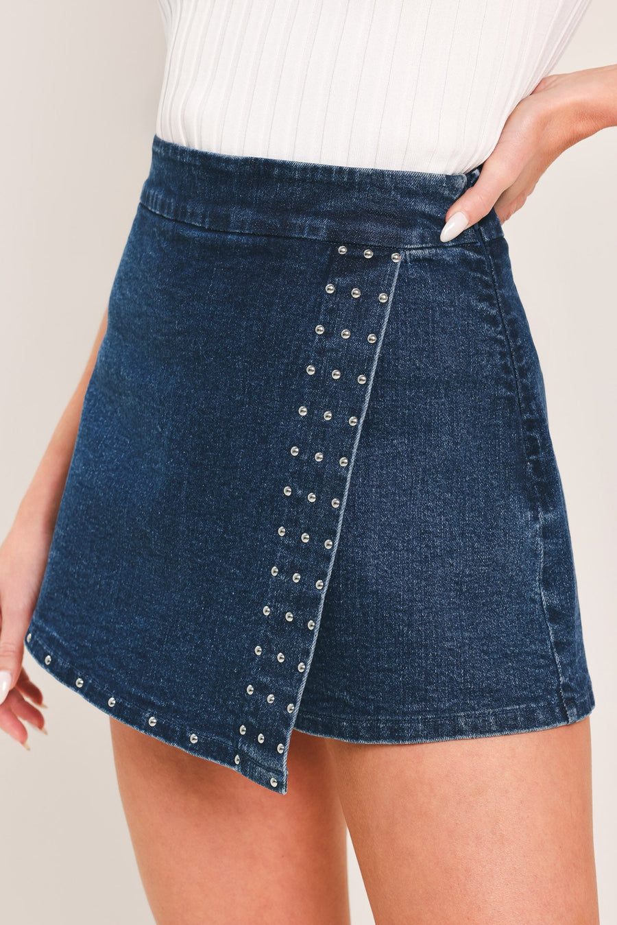 EDGE LINE DENIM SKORT - Glamourous Grace