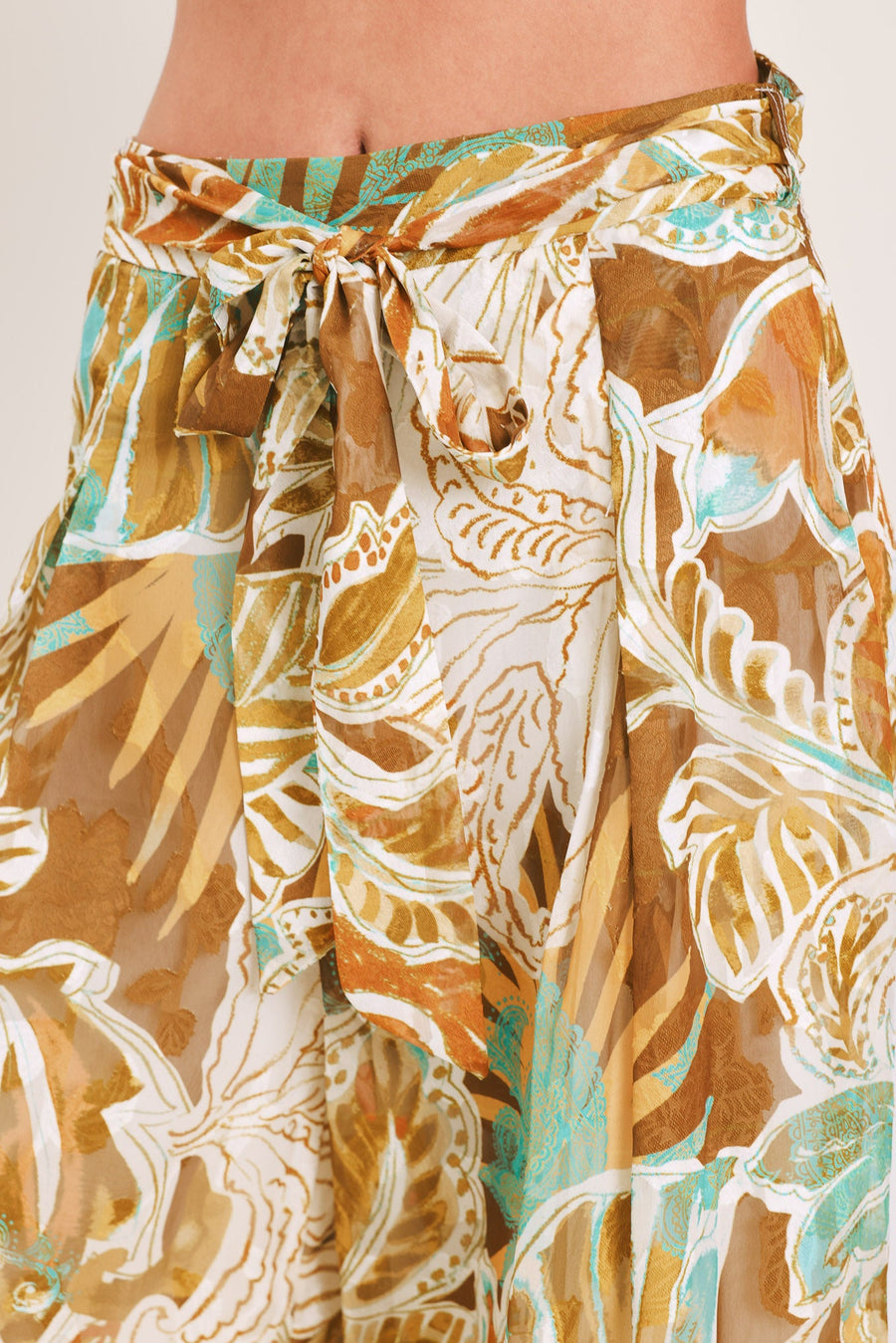 GOLDEN SHORES FLOW WOVEN PANTS - Glamourous Grace