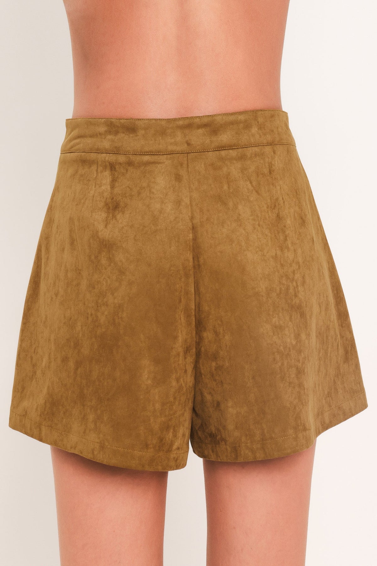 AMBER ARABESQUE AURA FAUX SUEDE SHORTS - Glamourous Grace