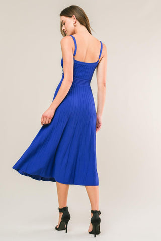 BREEZY WALKS KNIT MIDI DRESS - Glamourous Grace