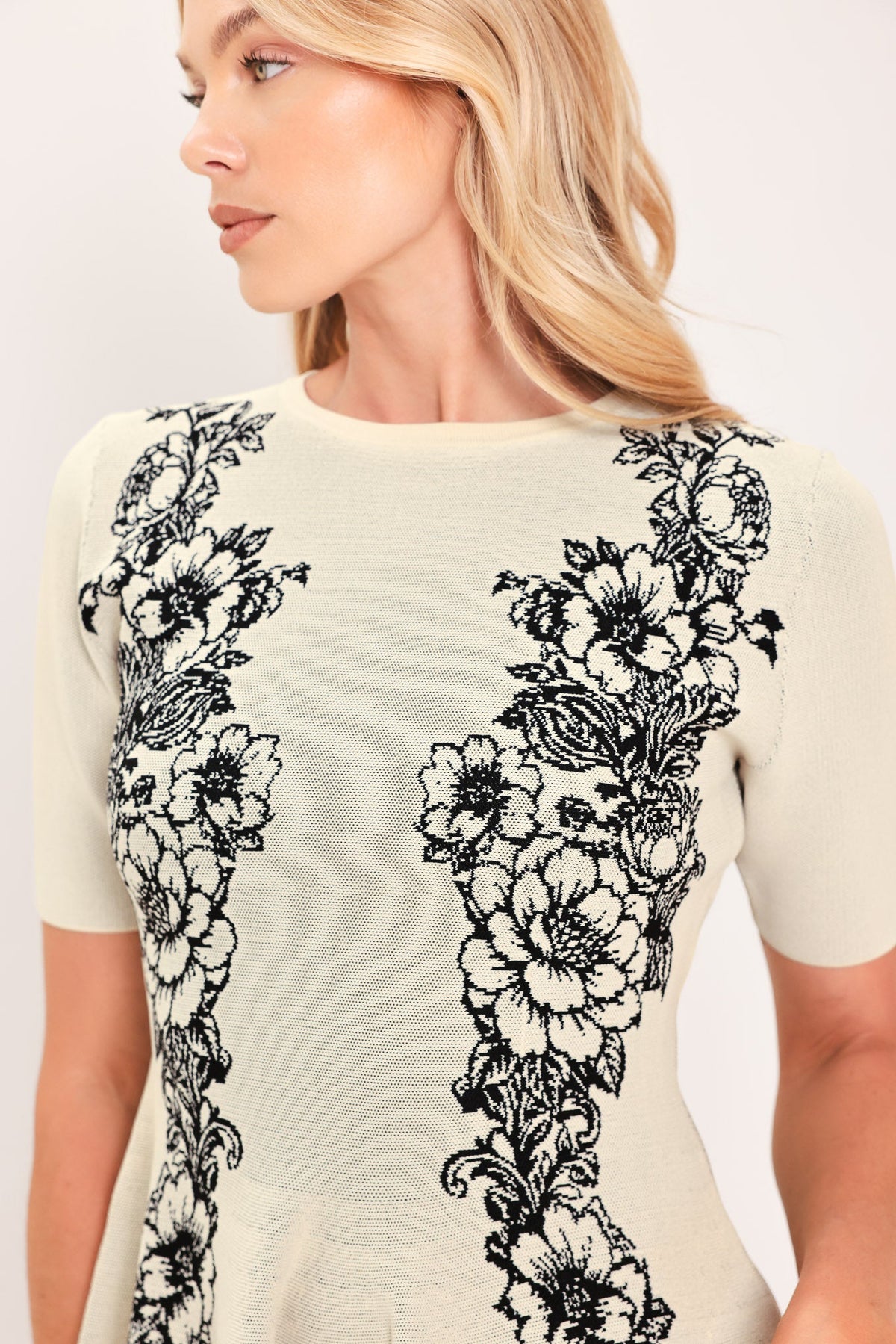 NOIR FLORA CONTOUR JACQUARD SWEATER TOP - Glamourous Grace