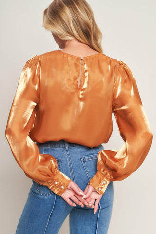OUTING LIGHT WOVEN TOP - Glamourous Grace