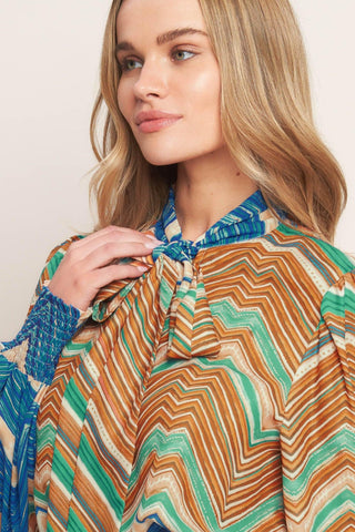 PICKING DAISIES WOVEN TOP - Glamourous Grace