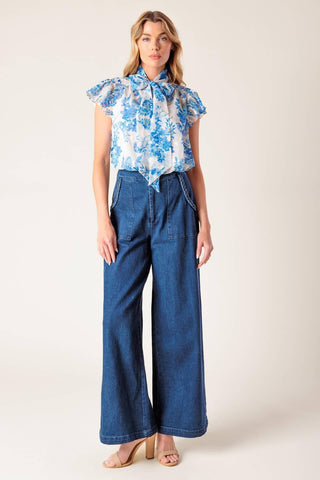 BEAUTY ICON WOVEN TOP