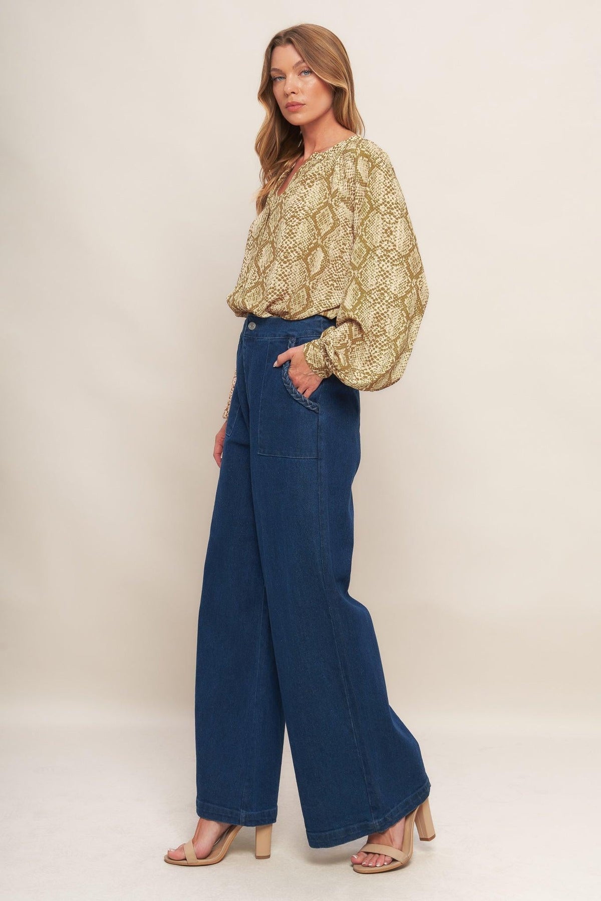 RETRO CHIC TAUPE WOVEN TOP - Glamourous Grace
