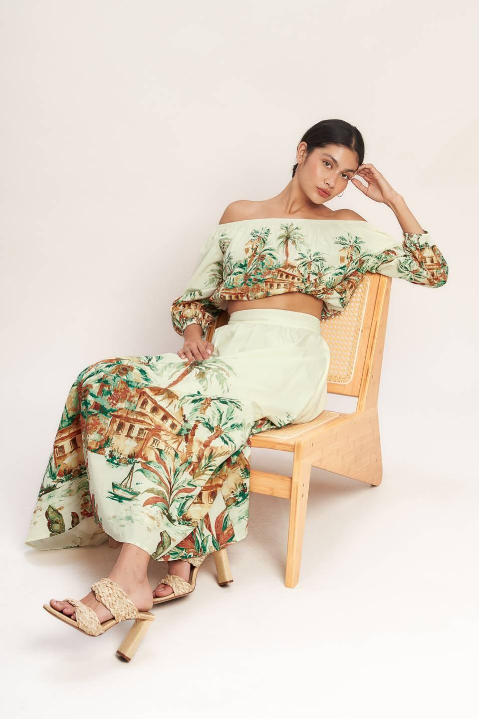 ISLAND TIME ONLY WOVEN CROP TOP - Glamourous Grace