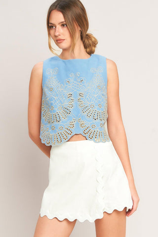SKY BLOOM WOVEN EYELET TOP - Glamourous Grace