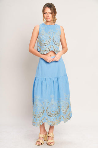 SKY BLOOM WOVEN EYELET TOP - Glamourous Grace