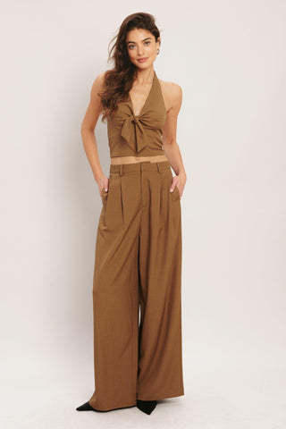 UMBER FLOW WOVEN HALTER TOP - Glamourous Grace
