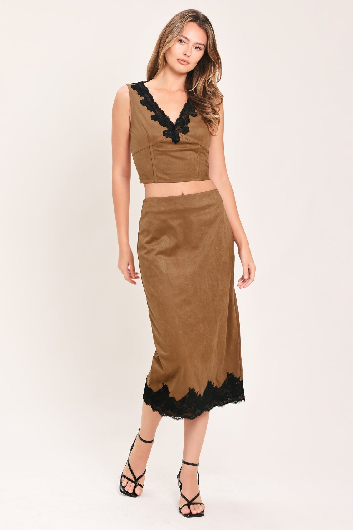 UMBER LACE AFTERGLOW FAUX SUEDE CROP TOP - Glamourous Grace