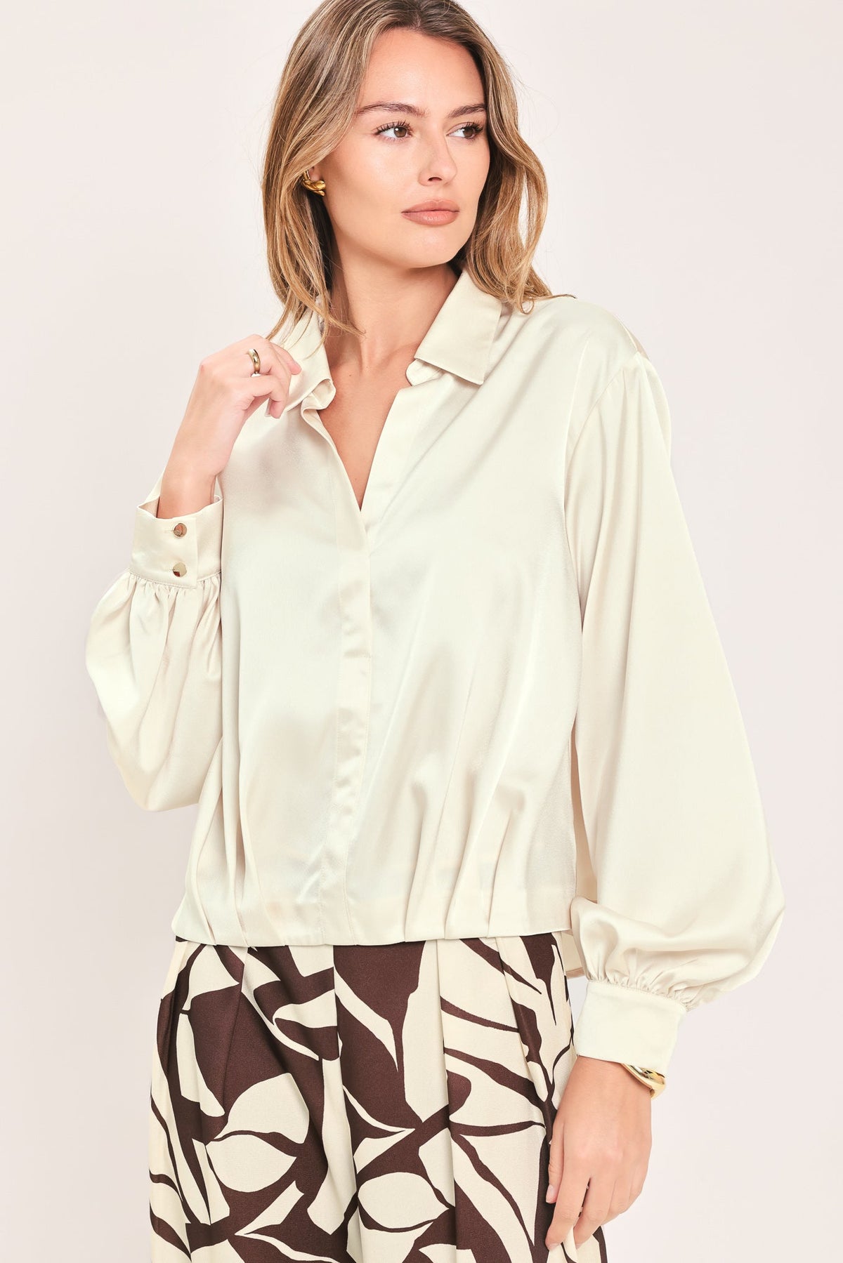 CANDLELIGHT COLLAR GRACE WOVEN TOP - Glamourous Grace