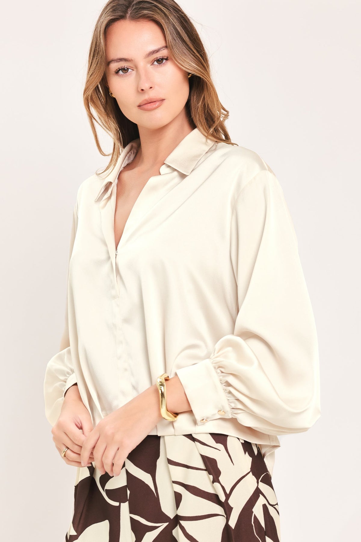 CANDLELIGHT COLLAR GRACE WOVEN TOP - Glamourous Grace