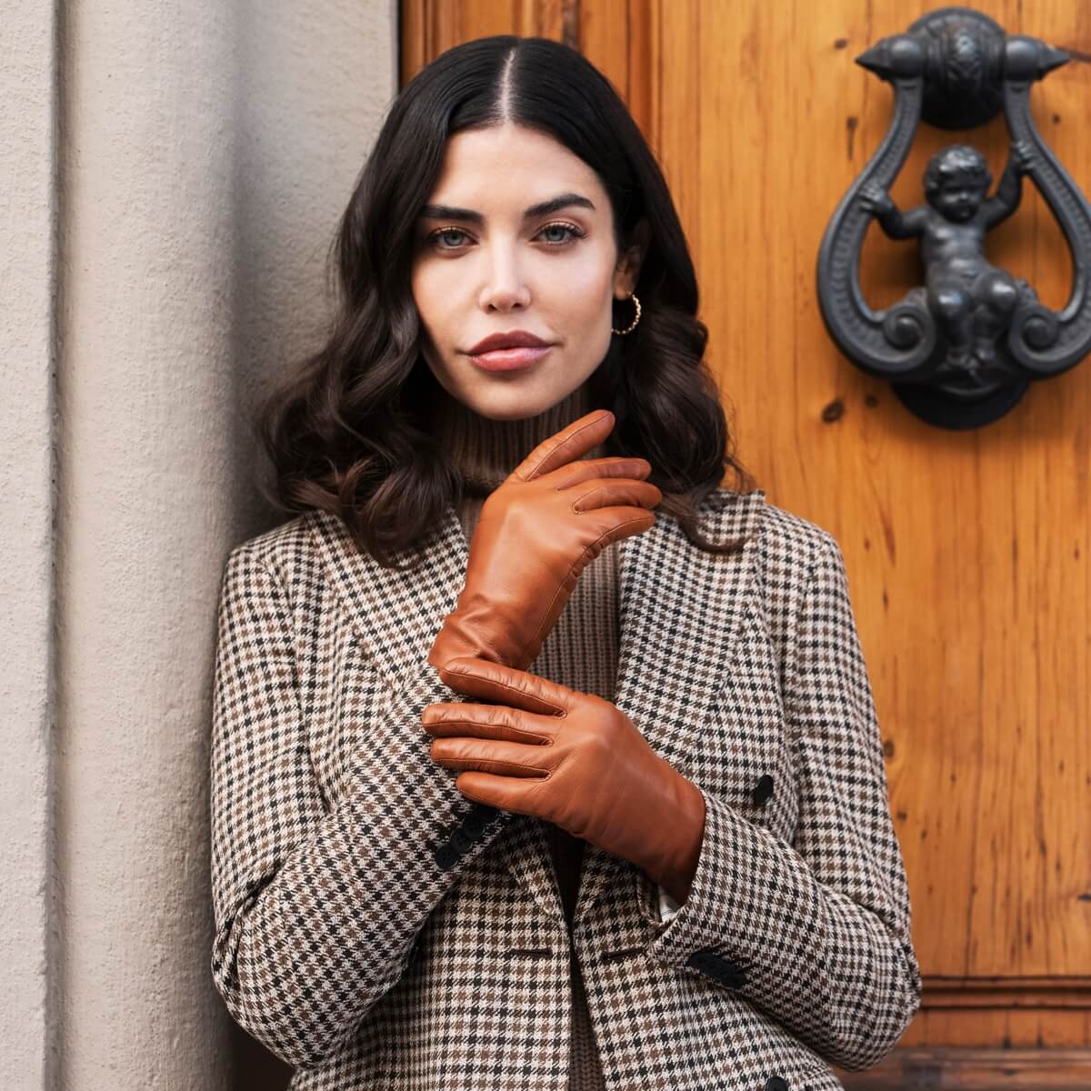 Isabella (cognac) - Italian lambskin leather gloves with cashmere lining - Glamourous Grace