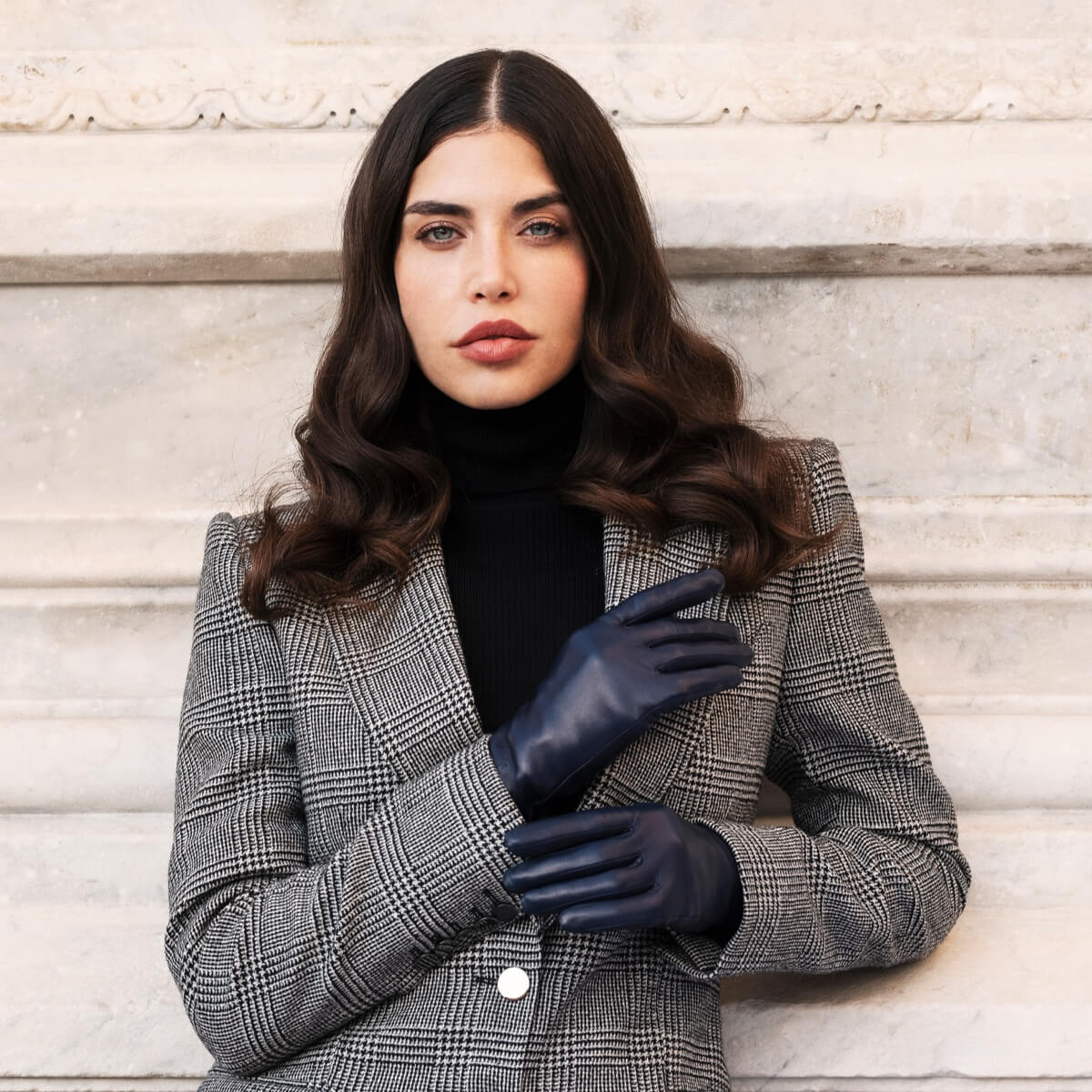 Sofia (navy blue) - Italian lambskin leather gloves with silk lining - Glamourous Grace