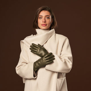 Isabella (green) - Italian lambskin leather gloves with luxurious cashmere lining - Glamourous Grace