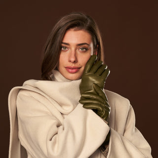 Isabella (green) - Italian lambskin leather gloves with luxurious cashmere lining - Glamourous Grace