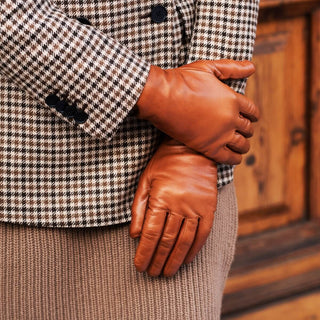 Isabella (cognac) - Italian lambskin leather gloves with cashmere lining - Glamourous Grace