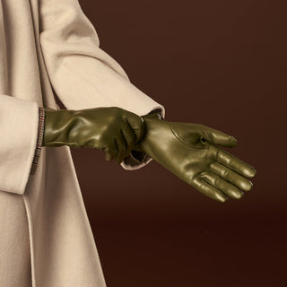 Isabella (green) - Italian lambskin leather gloves with luxurious cashmere lining - Glamourous Grace