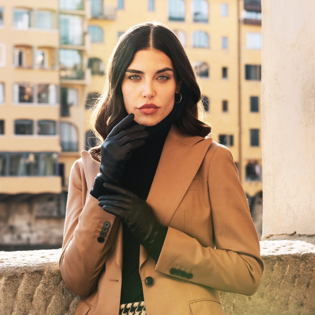 Sofia (black) - Italian lambskin leather gloves with silk lining - Glamourous Grace