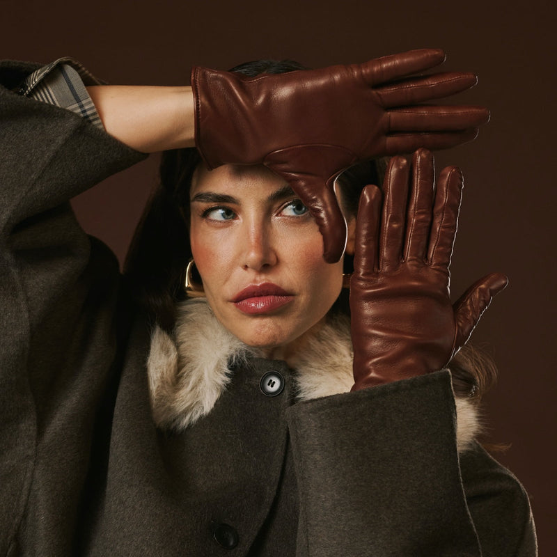 Isabella (brown) - Italian lambskin leather gloves with cashmere lining - Glamourous Grace