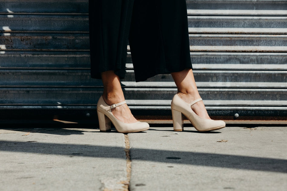 Skippy | Beige Patent - Glamourous Grace
