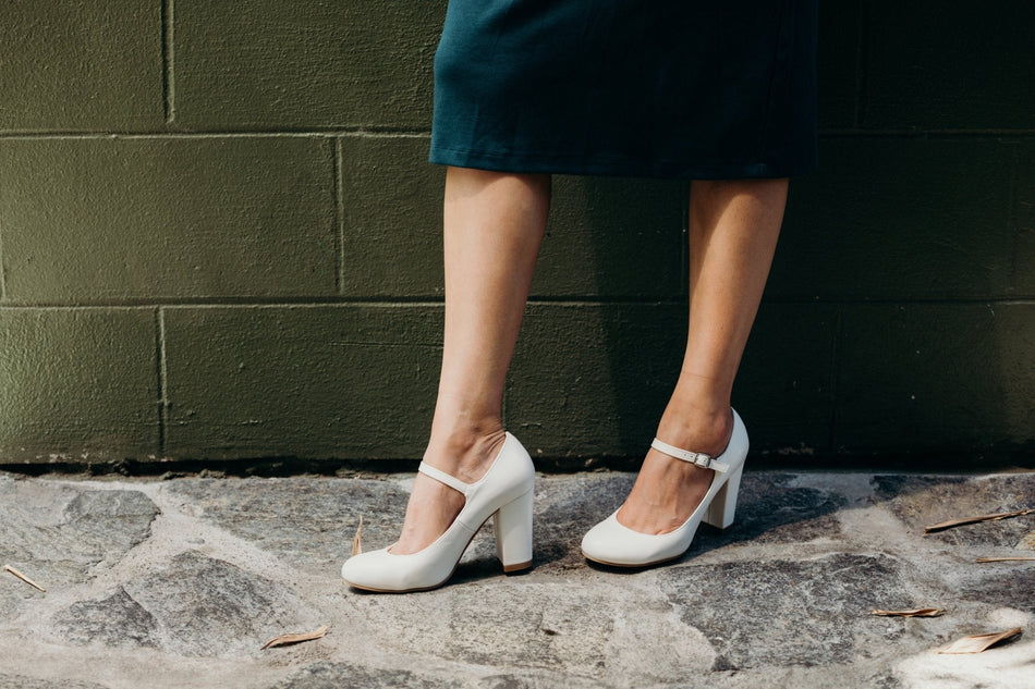 Skippy | White - Glamourous Grace