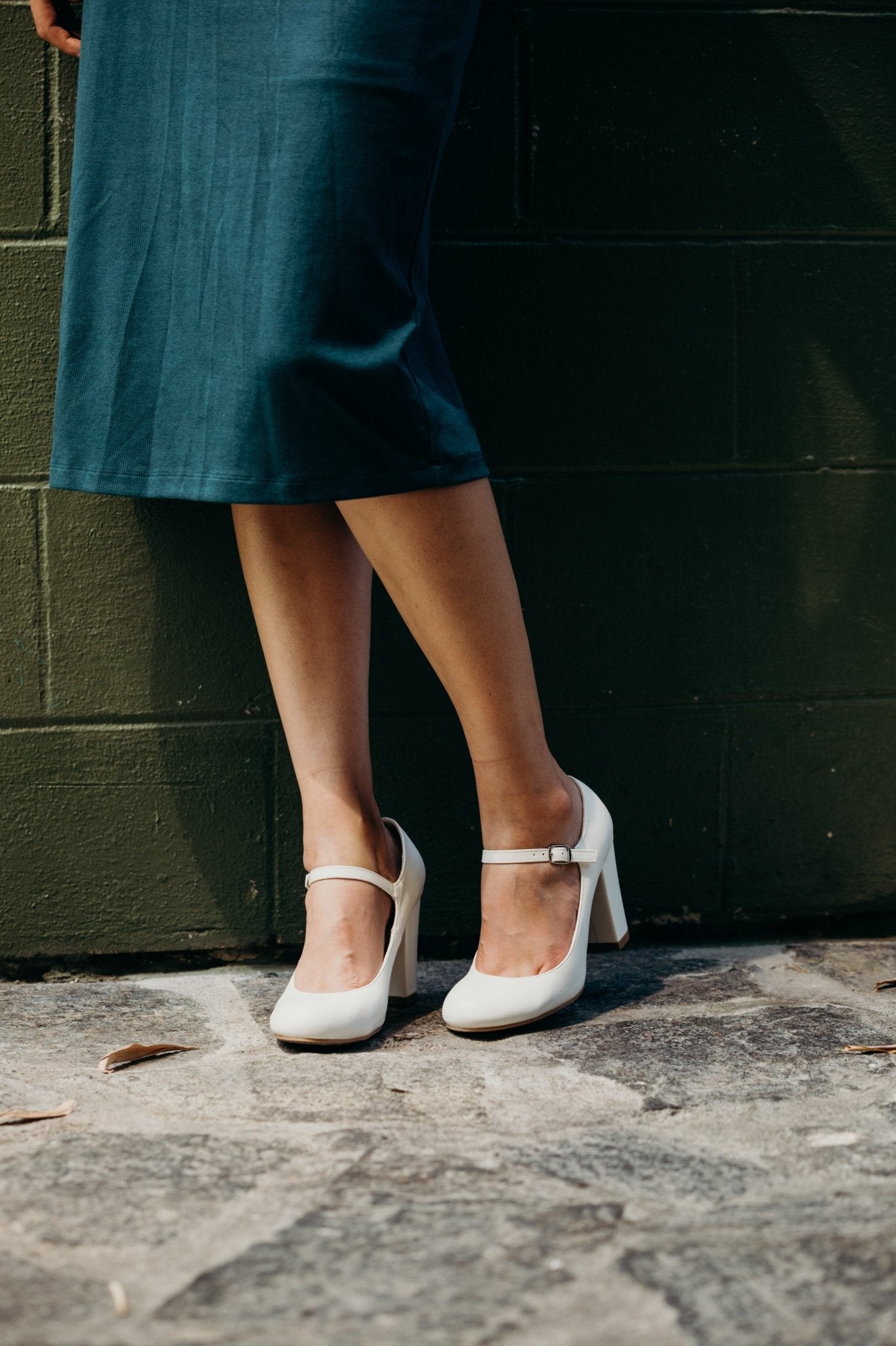 Skippy | White - Glamourous Grace