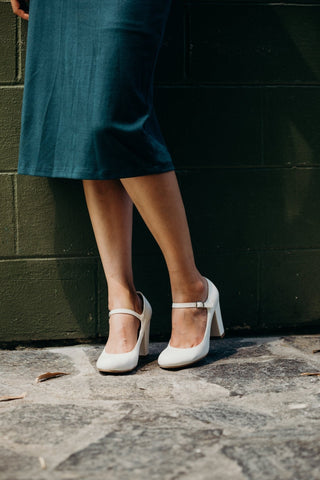 Skippy | White - Glamourous Grace