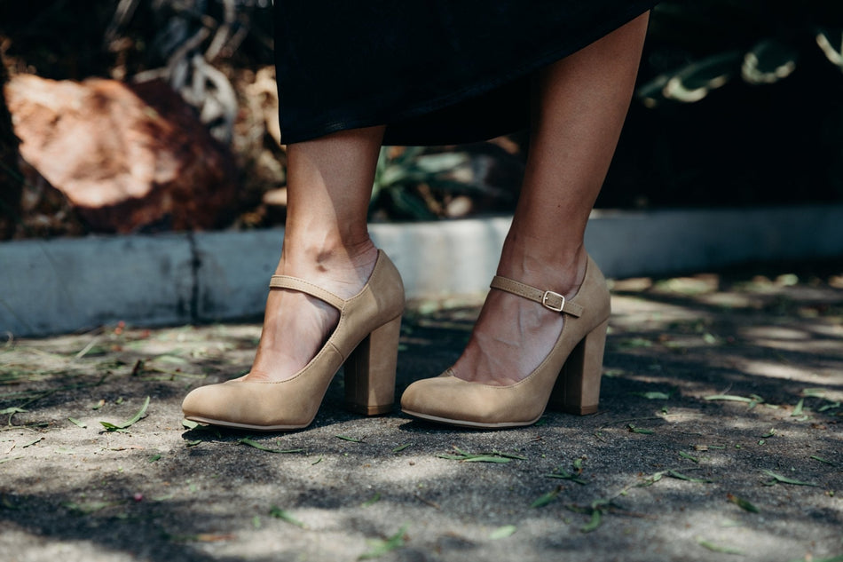 Skippy | Tan Nubuck - Glamourous Grace
