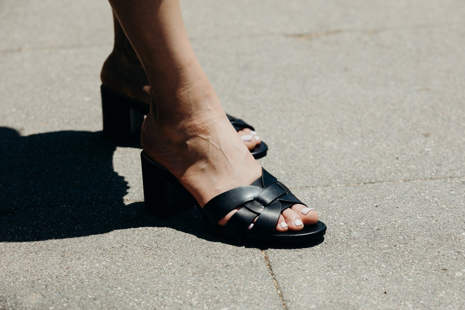 Nori | Black - Glamourous Grace
