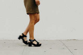 Corby | Black - Glamourous Grace