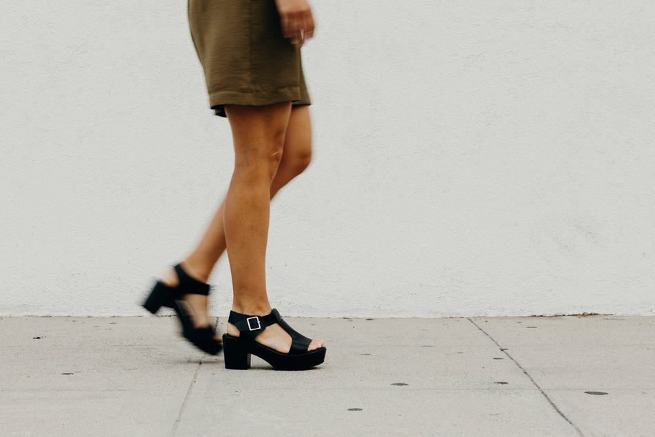 Corby | Black - Glamourous Grace