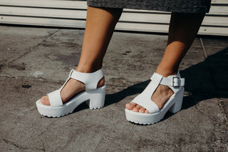 Corby | White - Glamourous Grace