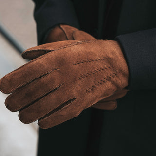 Jack (brown) – Suede leather gloves with luxurious sheep fur lining - Glamourous Grace