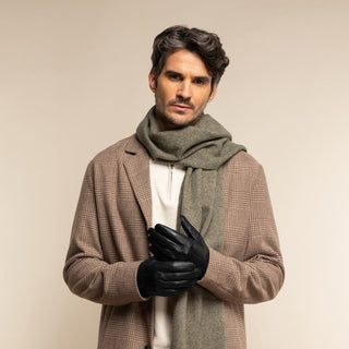 Julian (black) - Classic sheepskin leather gloves with warm fleece lining and touchscreen feature - Glamourous Grace