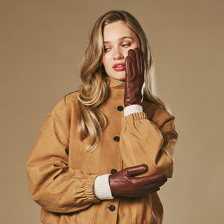 Julietta (brown) - Lambskin leather gloves with plush rabbit fur lining and touchscreen feature - Glamourous Grace